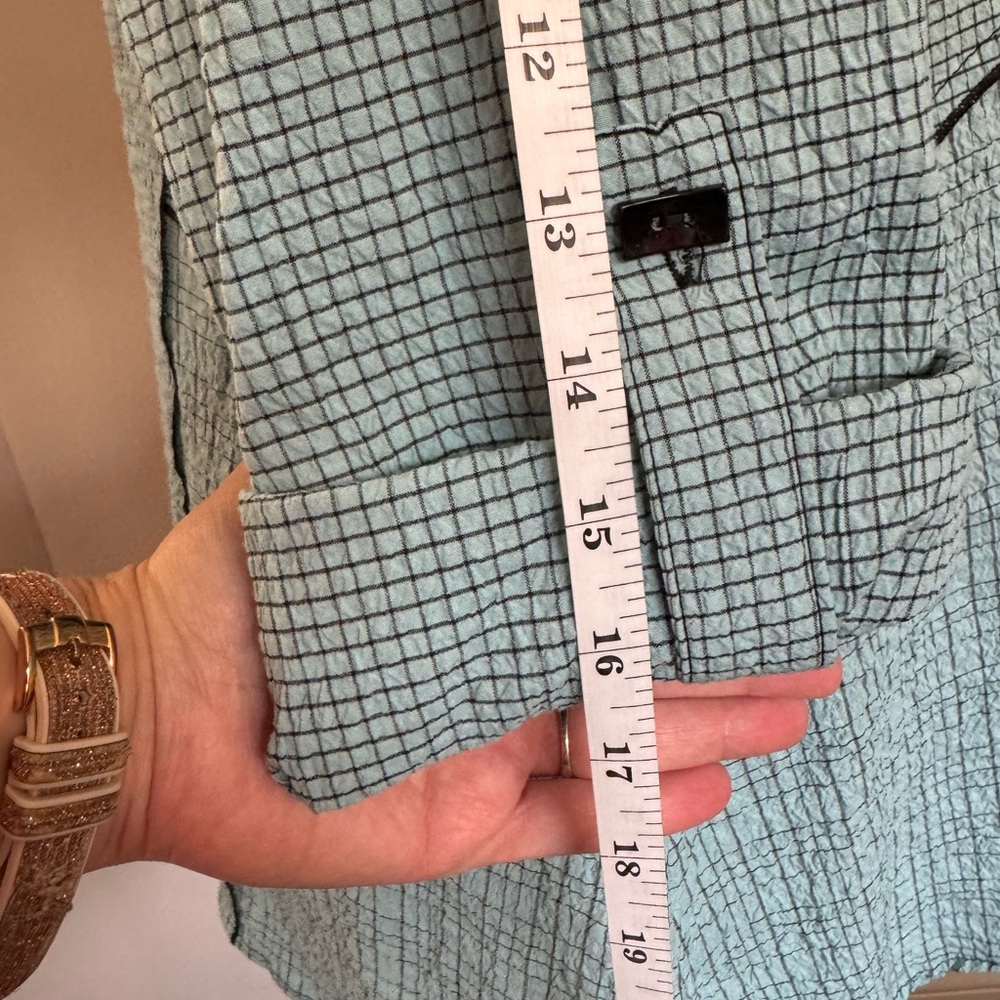Light blue Ali Miles top with unique buttons - Picture 3 of 12